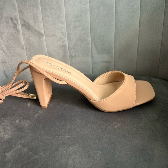 Top Moda Tan Heels - Picture 2 of 11